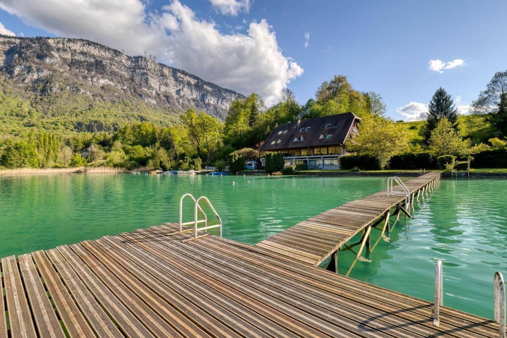 Hotel Les Sirenes à Lepin-le-Lac Extérieur photo